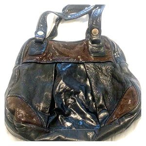 GUSTTO BLACK AND BROWN SHOULDER BAG